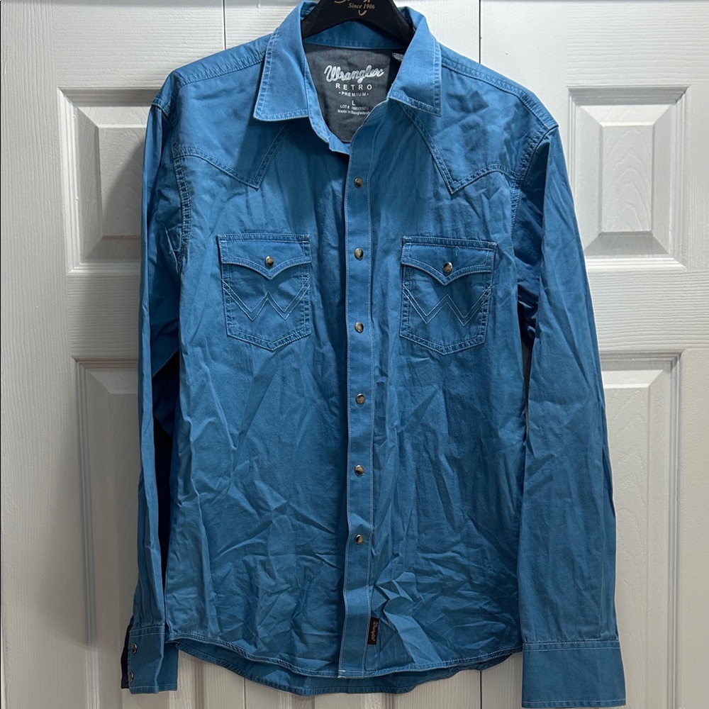 Wrangler Retro Men's Casual Blue Button-Down Western Shirt
